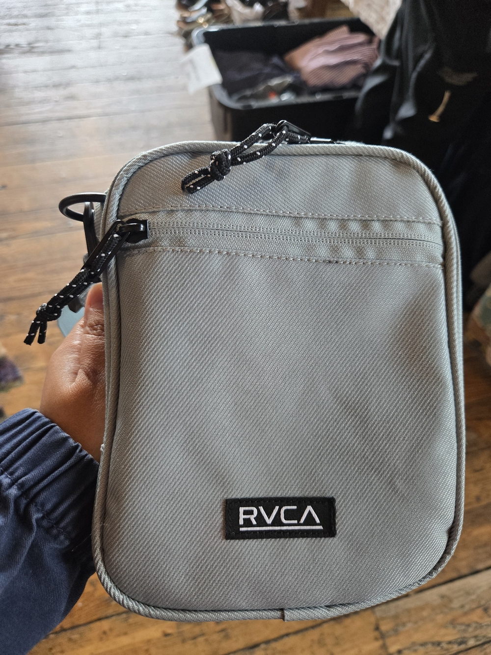 RVCA Unisex Small Crossbody Bag in Light Grayish Blue